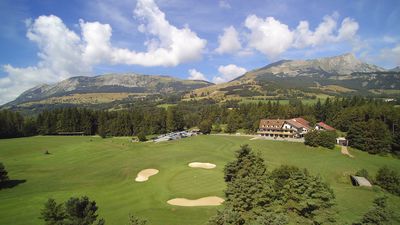 Vista del centro di ossigenazione e del campo da golf