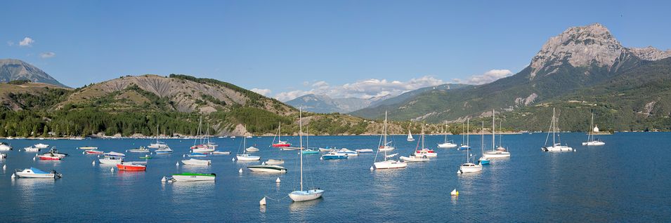 Barche sul lago di Serre-Ponçon