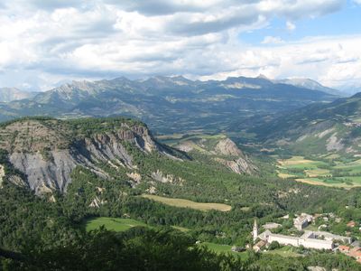 Vue sur Notre-Dame du Laus